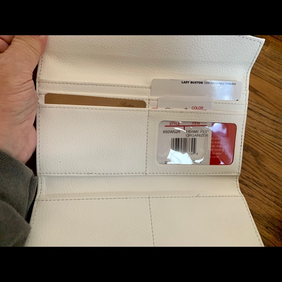 *SOLD * Button Organizer Wallet - Picture 6 of 9